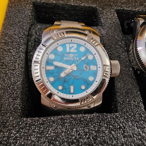 Invicta watch set with 3 slot travel case - Picture 3 of 6